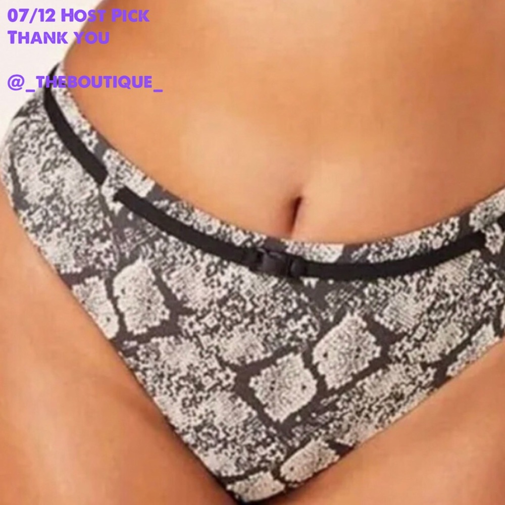 Andie Riviera High Waisted  Bottom size Medium New!